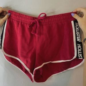 ✨HOLLISTER CURVED HEM SHORTS✨